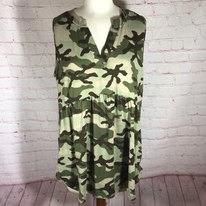 Sew in Love Green Camouflage Sleeveless Top V-Neck Top - Size Medium